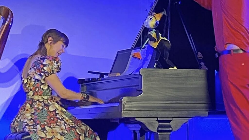 Joanna Newsom Performs Children's Songs In Los Angeles: Watch