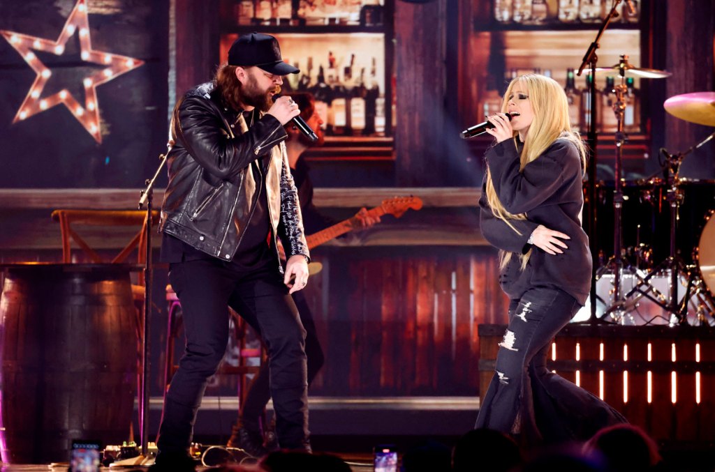 Nate Smith And Avril Lavigne Team Up For Fiery 'bulletproof'