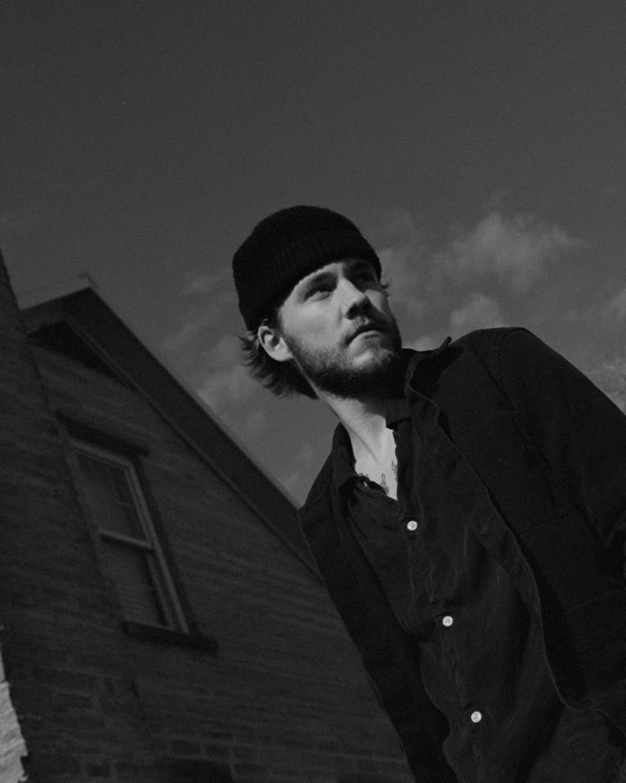 Premiere: Hunter Metts Shares New Single 'monochrome'