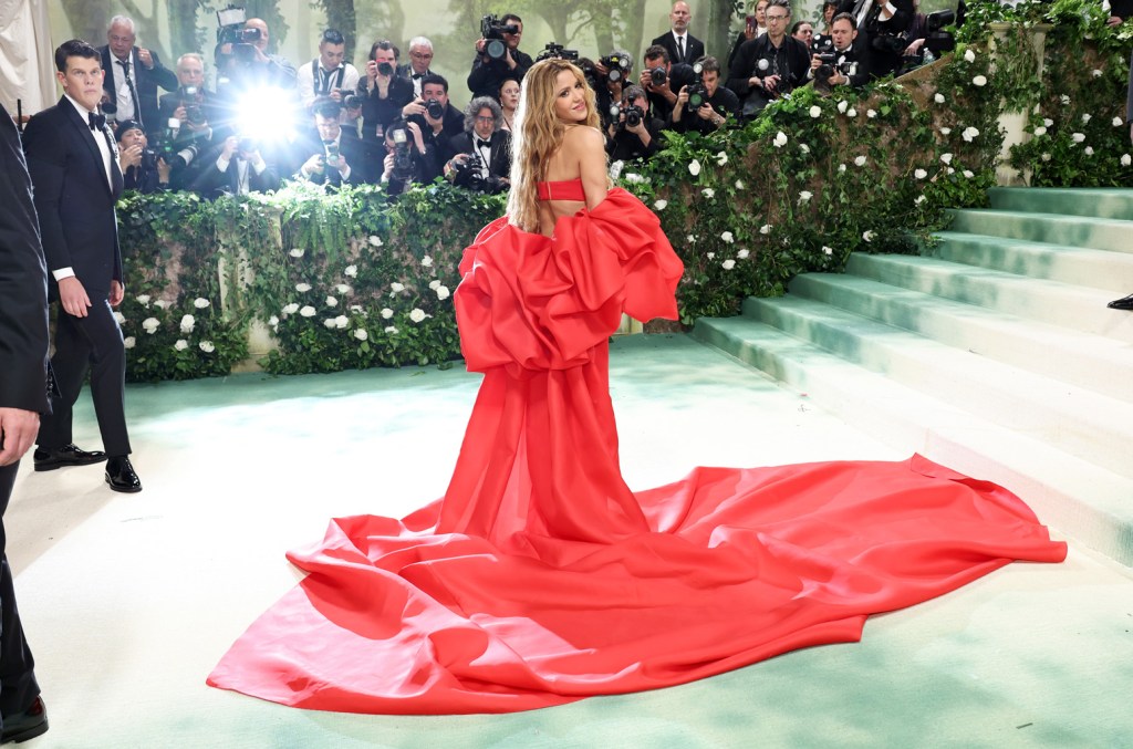 Shakira Is A Vision In Red At The 2024 Met