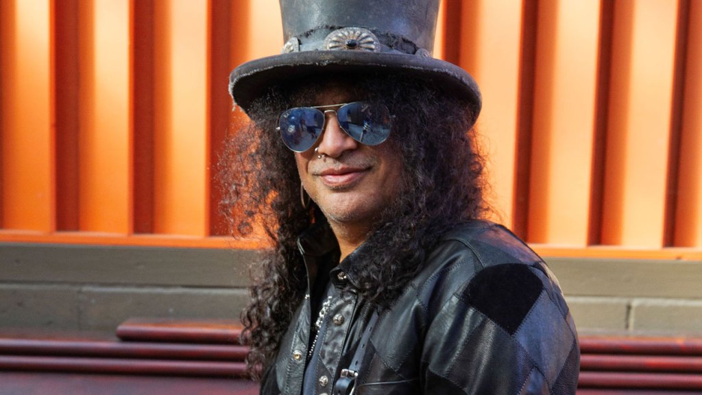 Slash Debuts No. 1 On Blues Albums Chart With All Star