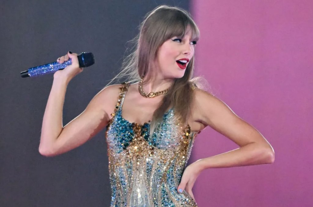 Taylor Swift's 'tortured Poets' Logs Fourth Week At No.1 In