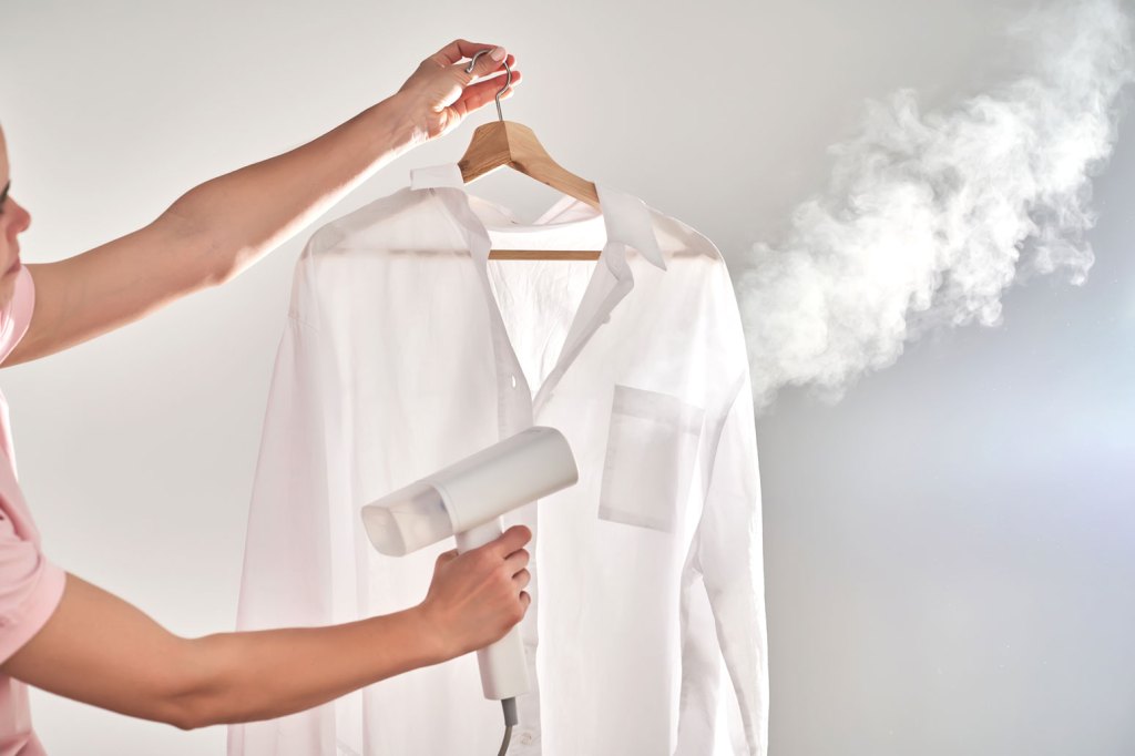 5 Portable Travel Steamers To De Wrinkle Your Clothes On The