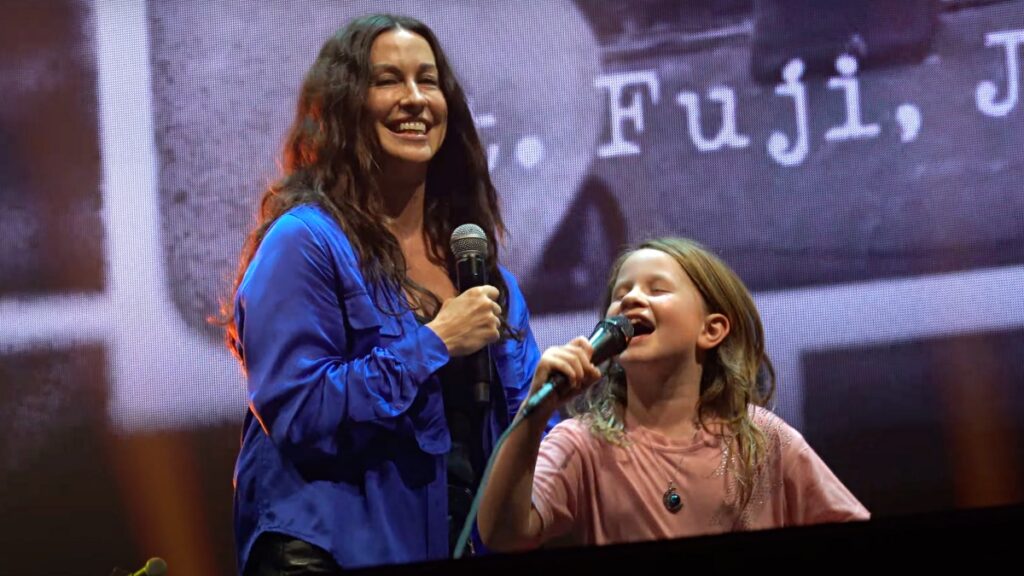 Alanis Morissette Sings “ironic” With Daughter Onyx For Her 8th