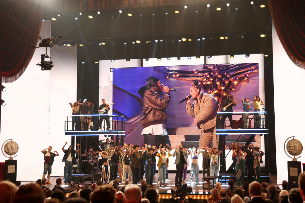 Alicia Keys Takes Out Jay Z At Tony Awards Performance, Teases