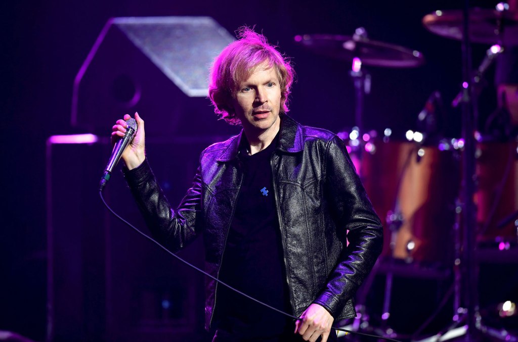 Beck Performs ‘paper Tiger, Talks Late Night Party Antics With Paul mccartney