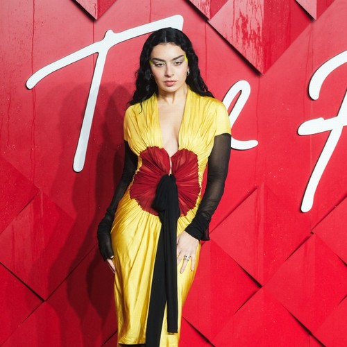 Charli Xcx Dispels Lorde Feud With Girl, So Confusing Remix