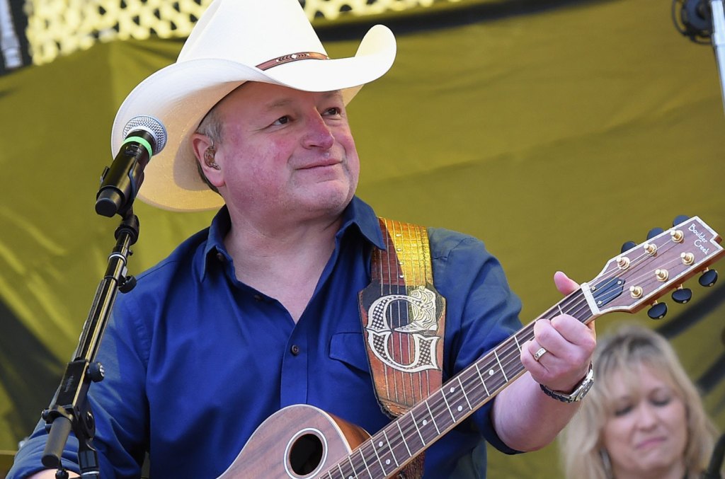 Country Singer Mark Chesnutt Undergoes Emergency Heart Surgery, Cancels Shows