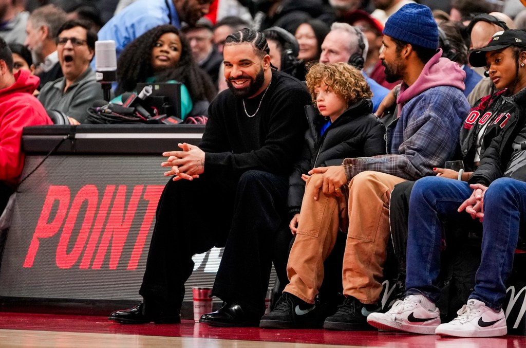 Drake Sports Prep Outfit To Support Adonis: See How Fans