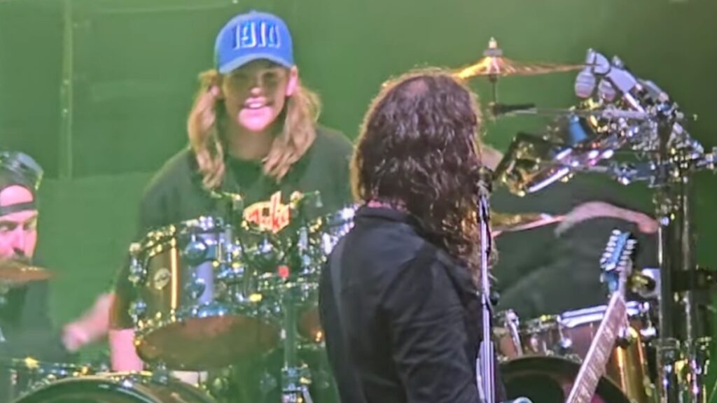 Foo Fighters Joined By Shane Hawkins For “i’ll Stick Around”