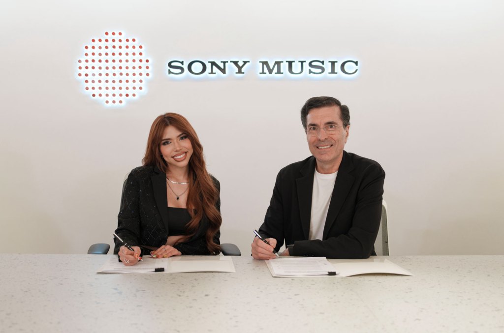 Influencer Trans Singer Yeri Mua Signs With Sony Music Mexico