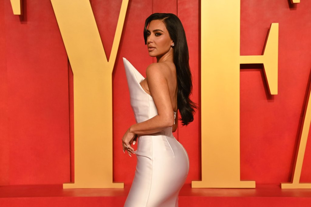 Kim Kardashian Wears Janet Jackson's 'ann' Outfit To The Singer's