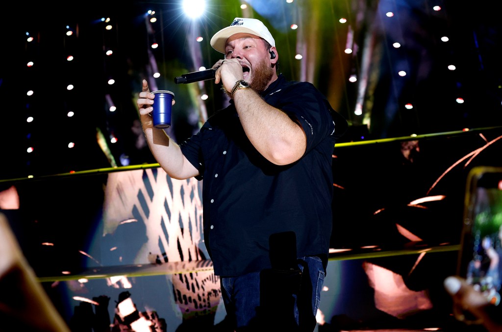 Luke Combs Celebrates Wife And Kids At Sofi Stadium In