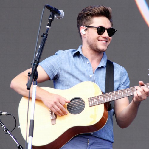 Niall Horan Brings Out Noah Kahan At Nashville Concert To