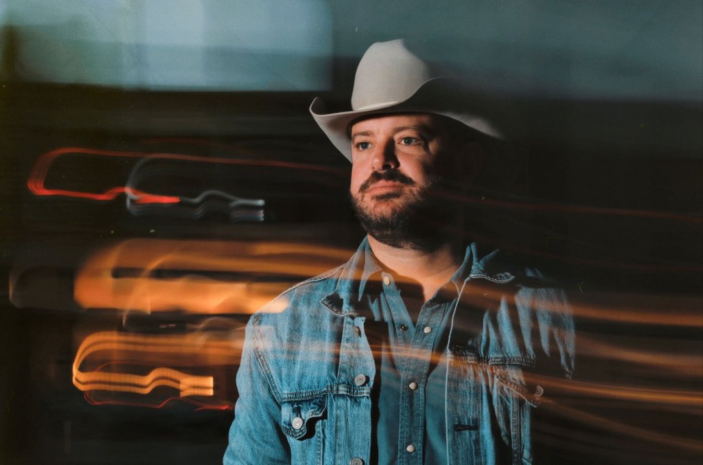 Red Dirt Frontman Wade Bowen Talks Bringing The Party With 'nothin