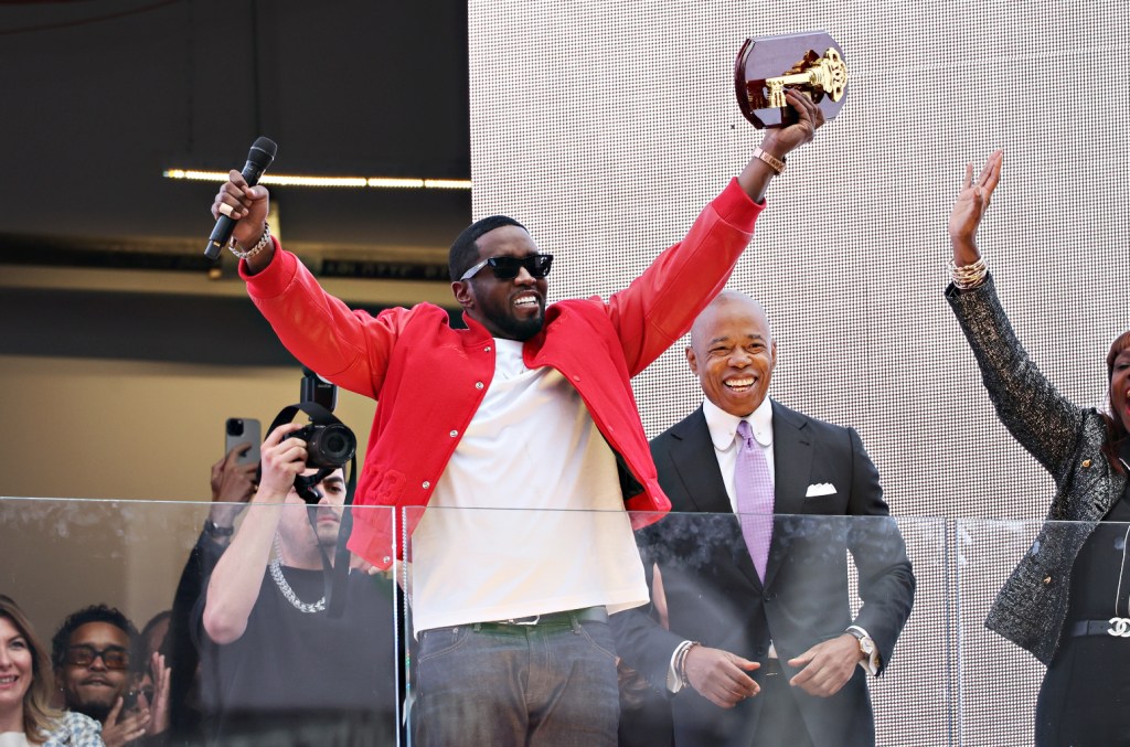 Sean "diddy" Combs Returns The Key To New York In
