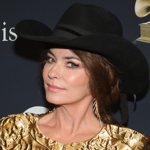 Shania Twain Teases Fans Don't Realise She's Near Them In