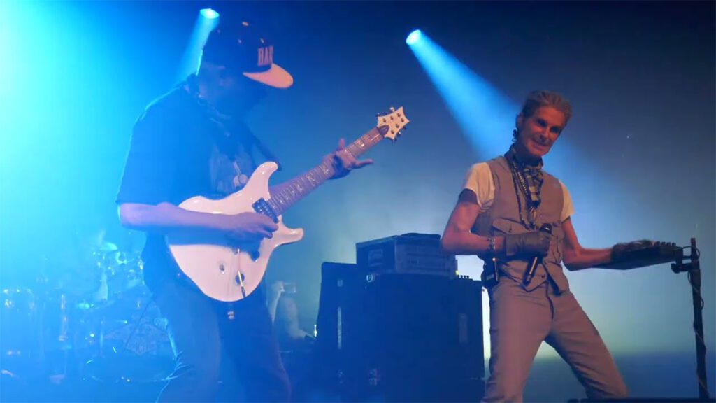 Tom Morello Joins Jane’s Addiction For “mountain Song” In Germany: