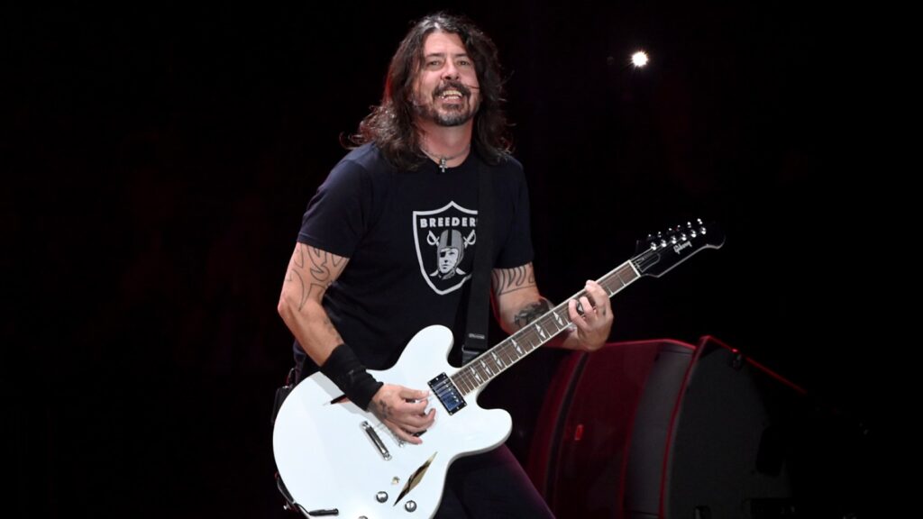 Watch Foo Fighters Revive Lost Demo ‘unconditional’ Live In Manchester
