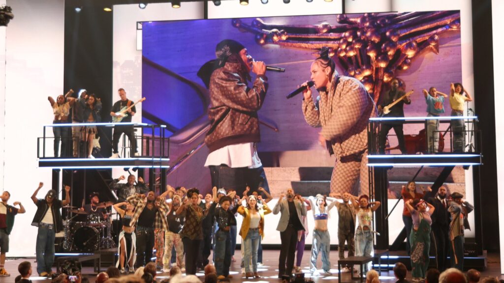 Watch Jay Z, Alicia Keys Perform 'empire State Of Mind' At