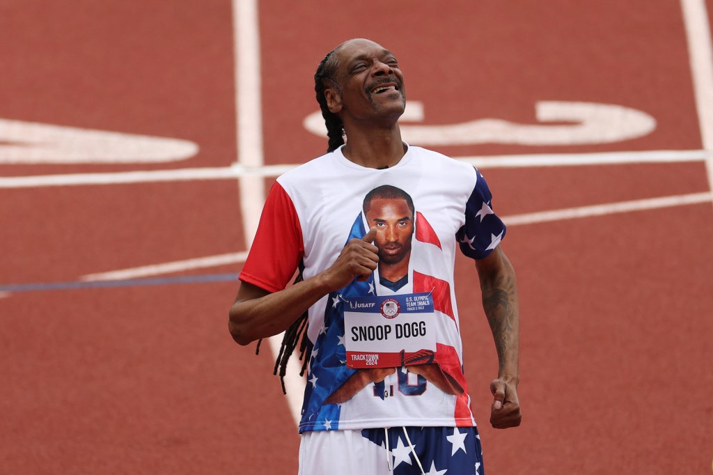 Watch Snoop Dogg Run The 200m Race At The 2024