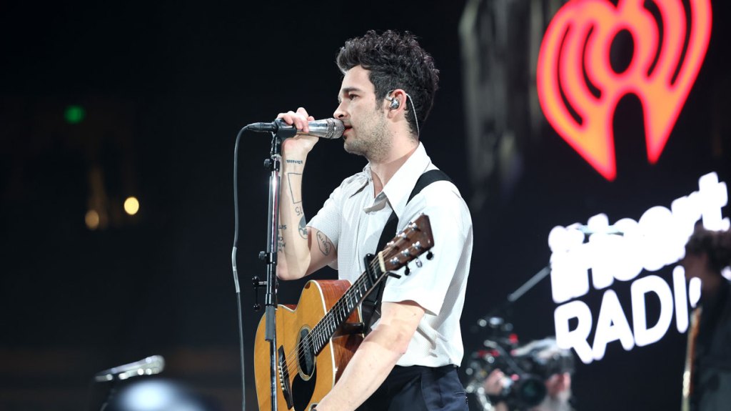 1975 Sued For $2.4 Million Over Matty Healy's Onstage Kiss