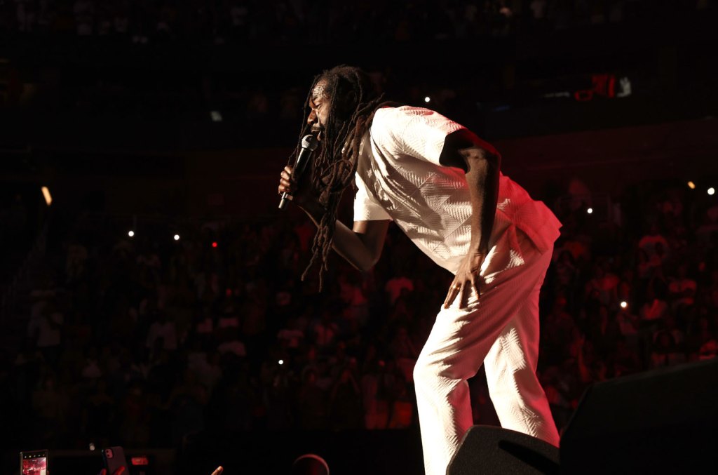 Buju Banton Mounts Dynamic Us Return With "long Walk To