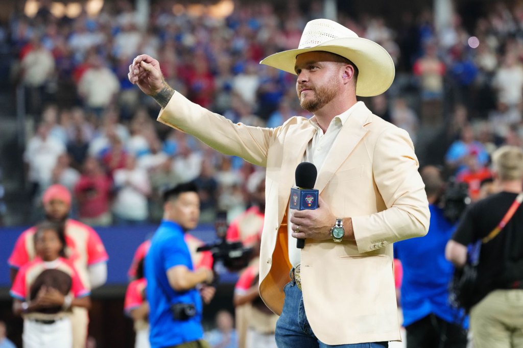 Cody Johnson Delivers Groundbreaking National Anthem Performance At Mlb All Star