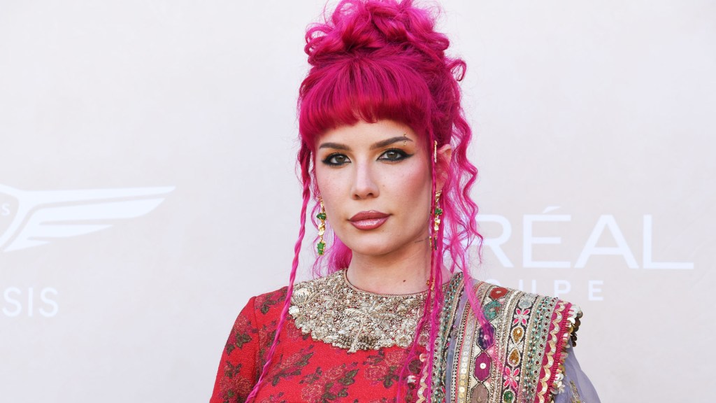 Halsey's 'lucky' Interpolates Britney Spears And Monica | Billboard News