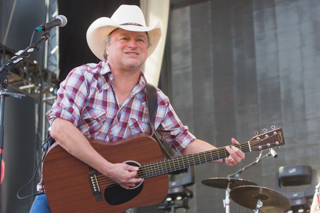 Mark Chesnutt Prepares Stage Return One Month After Emergency Heart