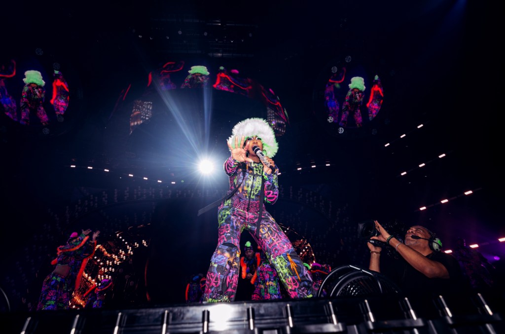 Missy Elliott Kicks Off This World Tour, Sets 'party On