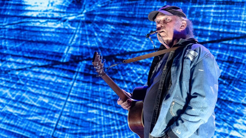 Neil Young, After Canceling Crazy Horse Tour Dates, To Perform