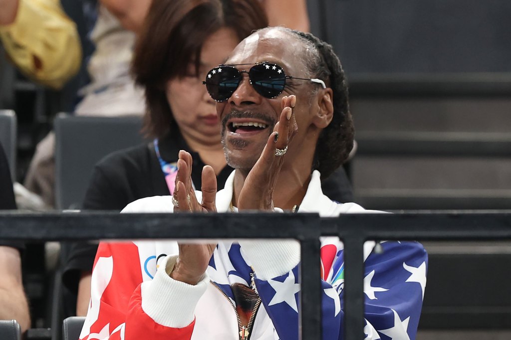 Snoop Dogg Does Affirmations With Suni Lee, Cheers On Simone