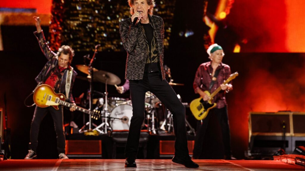 The Rolling Stones Enlist Lainey Wilson For 'dead Flowers' Show