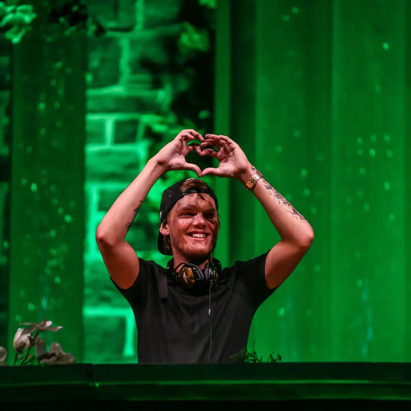 Tomorrowland 2024 Transforms Into Requiem For Avicii With Heartfelt Dj