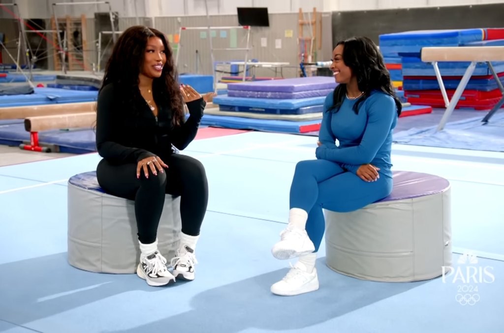 Watch Sza & Simone Biles Have A Handstand Contest In