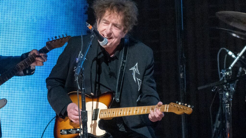 Bob Dylan To Cover ‘don’t Fence Me In’ For Ronald