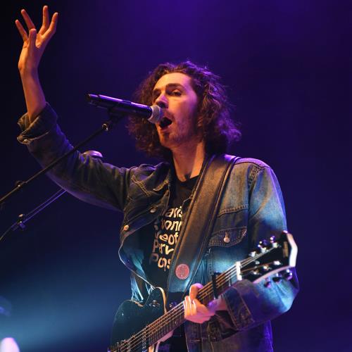 Hozier Recalls Meeting Cillian Murphy While Struggling With 'rough' Hangover