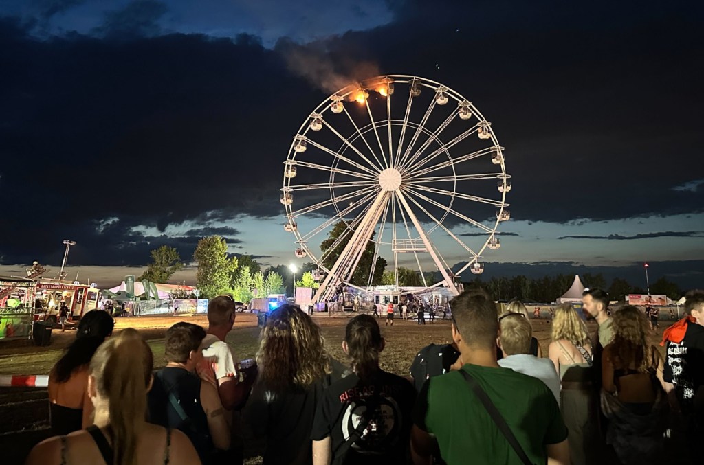 More Than 20 Injured In Ferris Wheel Fire At Highfield