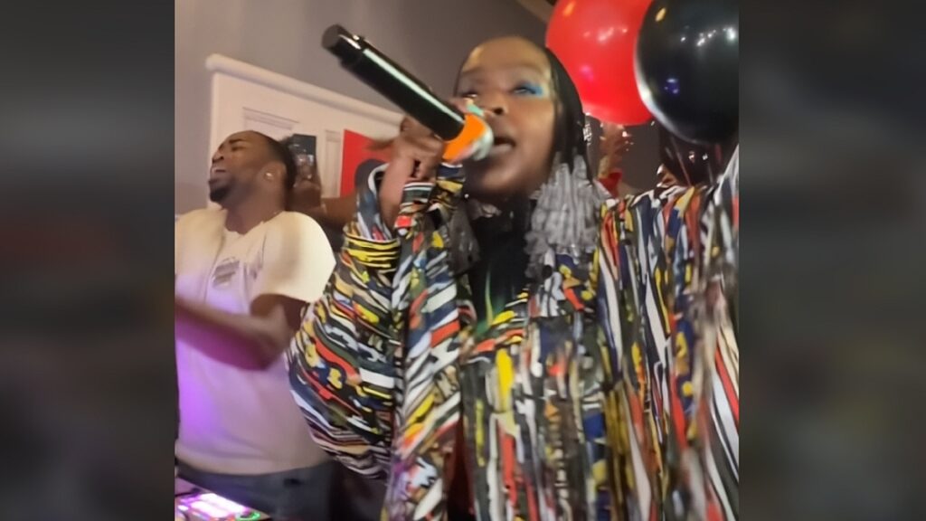 Ms. Lauryn Hill Gives Surprise Performance At High School Reunion: