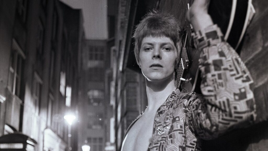 Watch David Bowie Sing "starman" In Mick Rock's Unseen Video