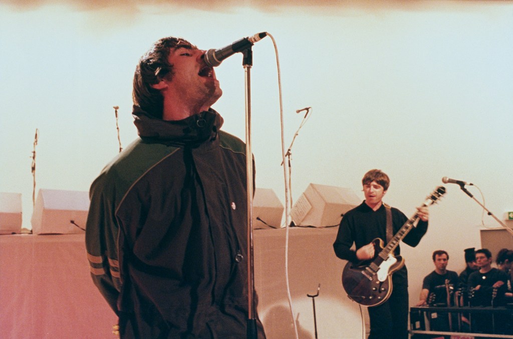 Why We're (definitely, Maybe) Excited About Oasis' Unexpected Reunion Tour