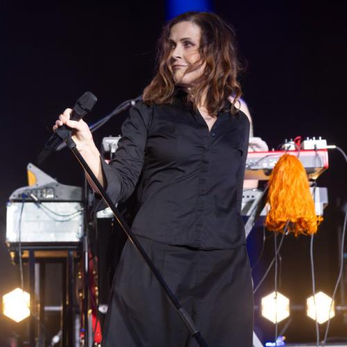 Alison Moyet Felt She Had To Be 'voluminous To Be