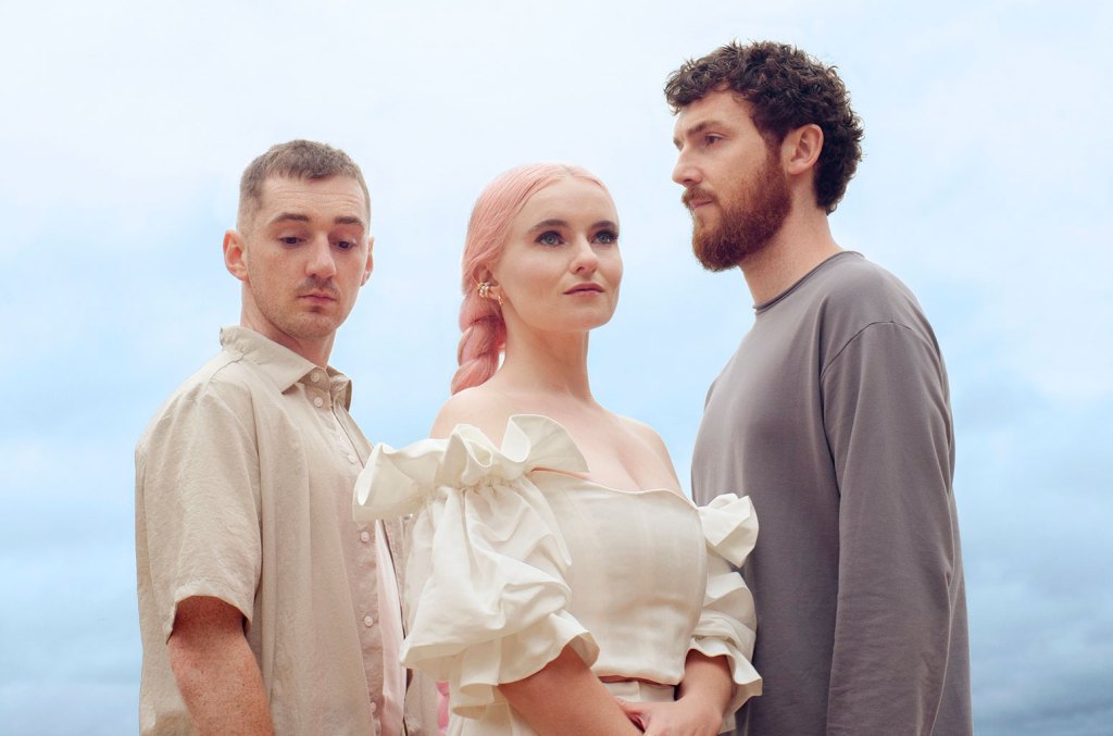 Clean Bandit & Zara Larsson's "symphony" Continues Tiktok Billboard Top