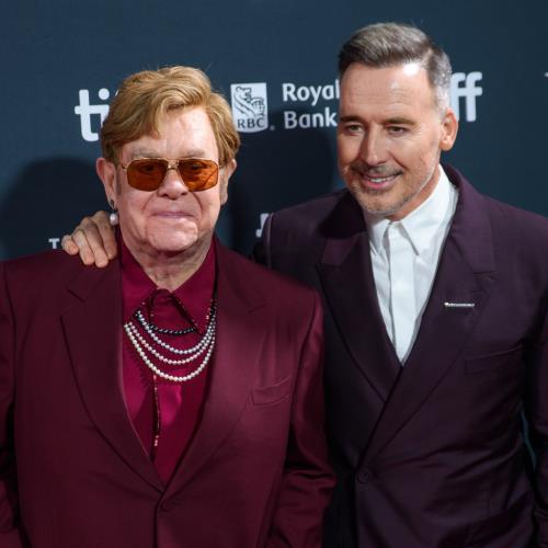 Elton John Opens Up About 'distressing' Eye Injury