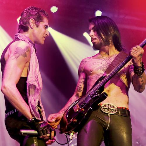 Jane's Addiction Offer Apology For On Stage Brawl