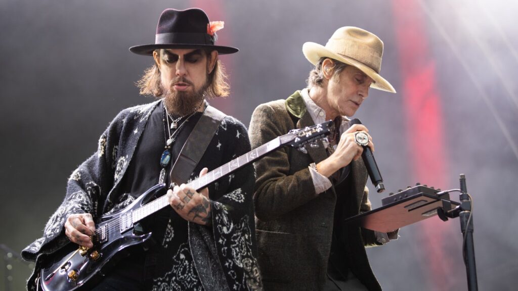 Jane's Addiction Cancels Tour After Perry Farrell Attacks Dave Navarro