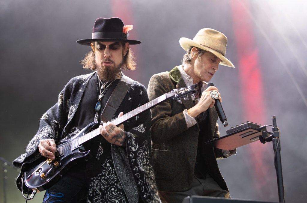 Jane's Addiction Cancels Tour After Perry Farrell Punches Dave Navarro