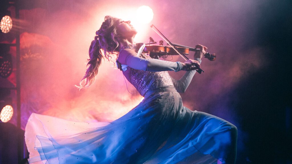 Lindsey Stirling Announces 2024 Snow Waltz Christmas Tour: How To