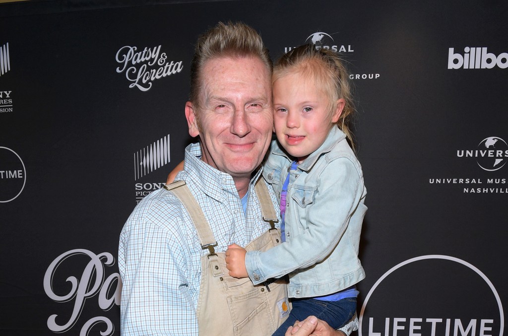 Rory Feek Shares Thoughts On 'cancellation', Claims Adult Daughters Refuse